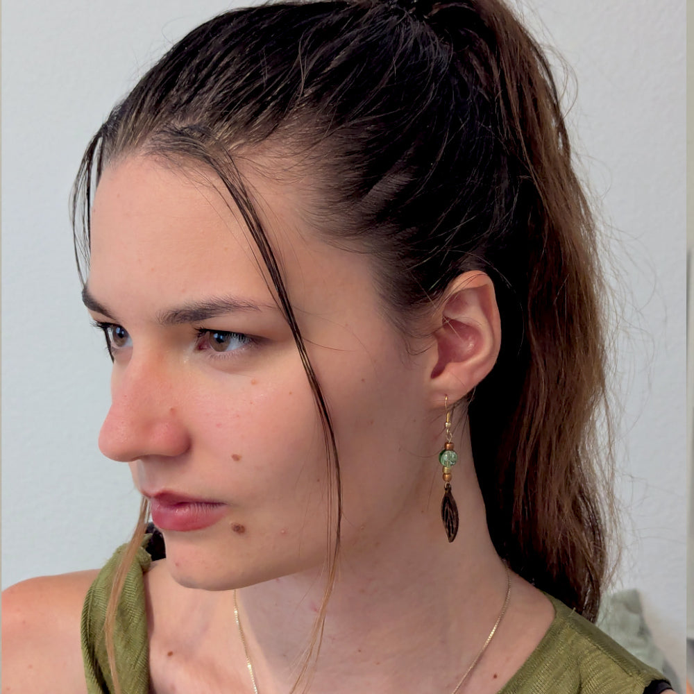 Boucles d'oreilles LUNA - Bois naturel et brou de noix
